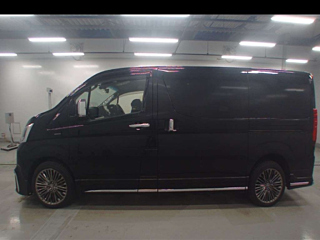 TOYOTA GRANACE Premium с аукциона Японии