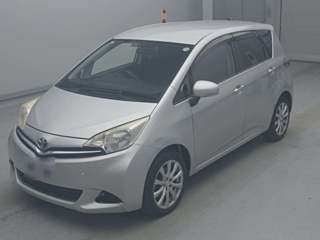 TOYOTA RACTIS ﾚﾋﾟｽ с аукциона Японии