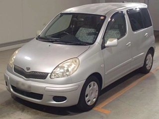 TOYOTA FUNCARGO Xﾘﾔﾘﾋﾞﾝｸﾞ Version с аукциона Японии