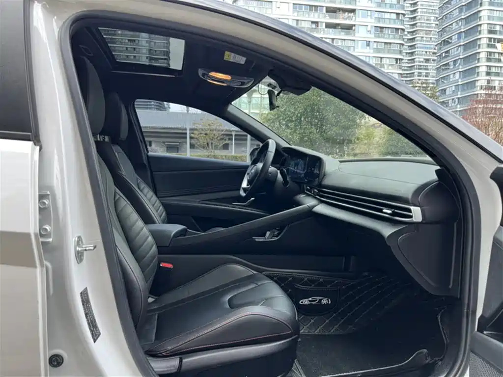 Фото Hyundai Elantra из Китая 2022г (лот №53787590)