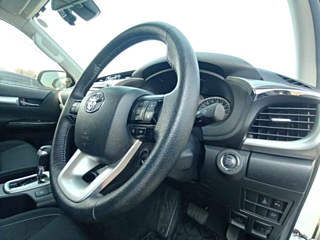 TOYOTA HILUX Z 4WD с аукциона Японии