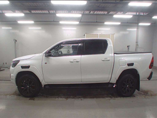 TOYOTA HILUX Z GR Sports 4WD с аукциона Японии
