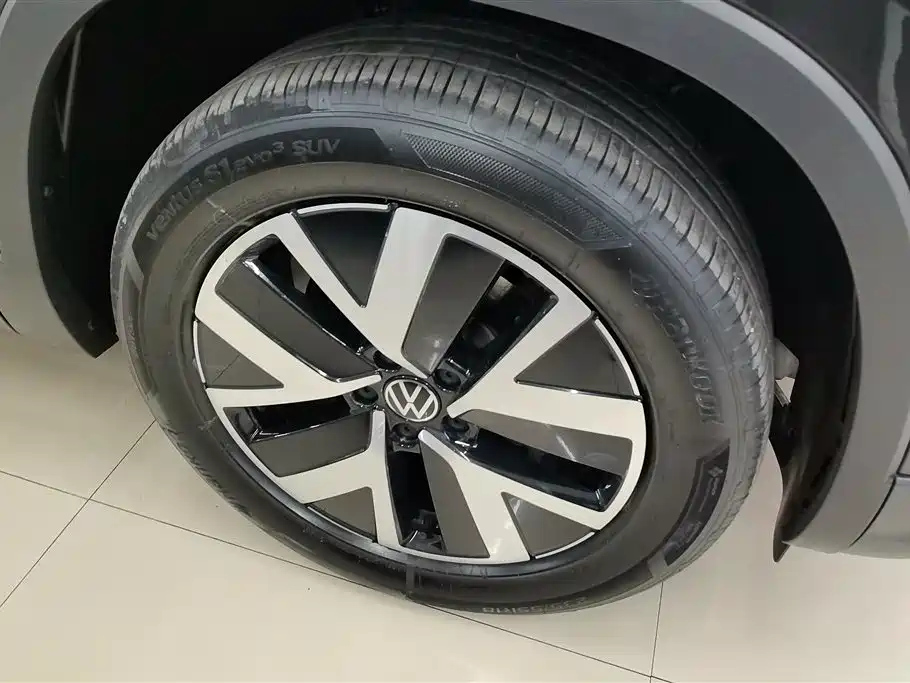Фото Volkswagen Tayron из Китая 2023г (лот №55200456)