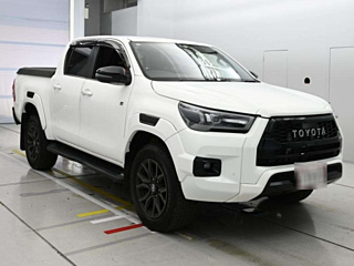 TOYOTA HILUX Z GR Sports 4WD с аукциона Японии