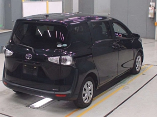 TOYOTA SIENTA X с аукциона Японии