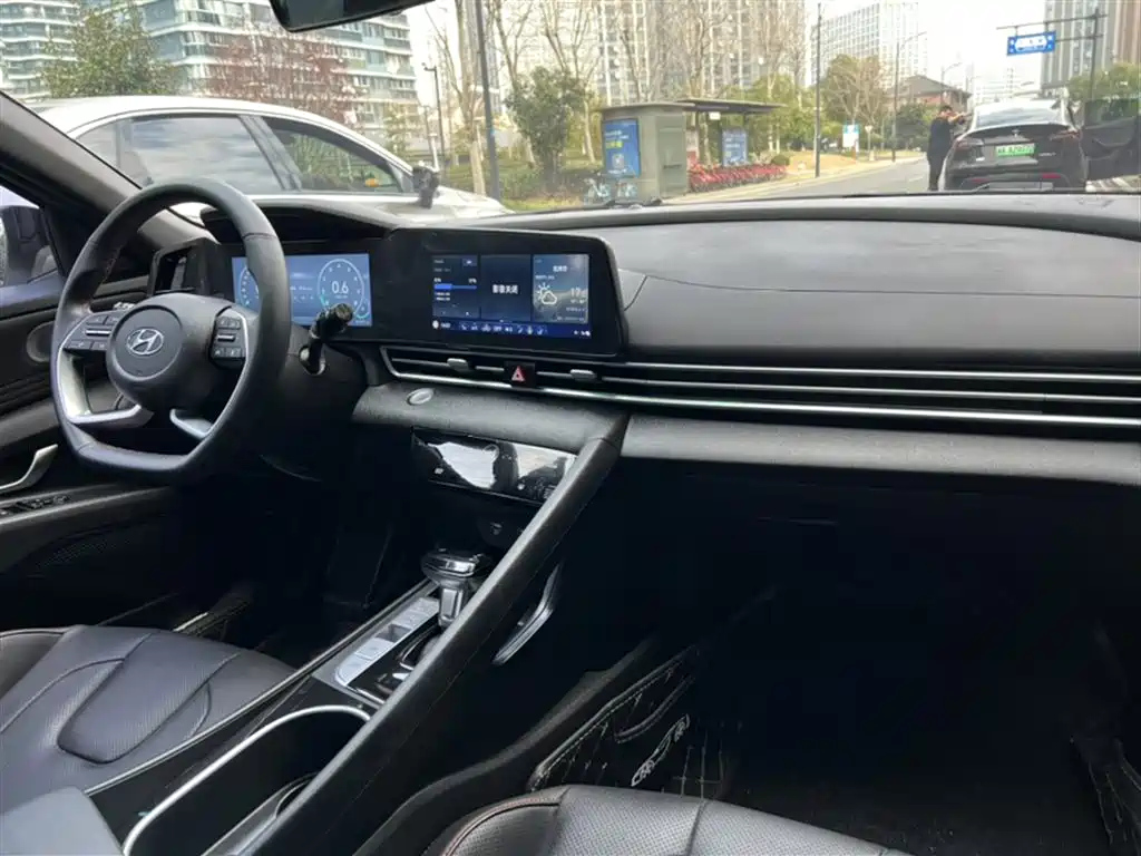 Фото Hyundai Elantra из Китая 2022г (лот №53787590)