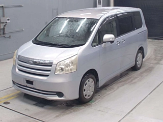 TOYOTA NOAH X 8 Seats с аукциона Японии