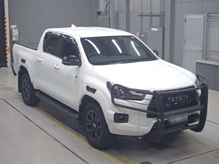 TOYOTA HILUX Z GR Sports 4WD с аукциона Японии