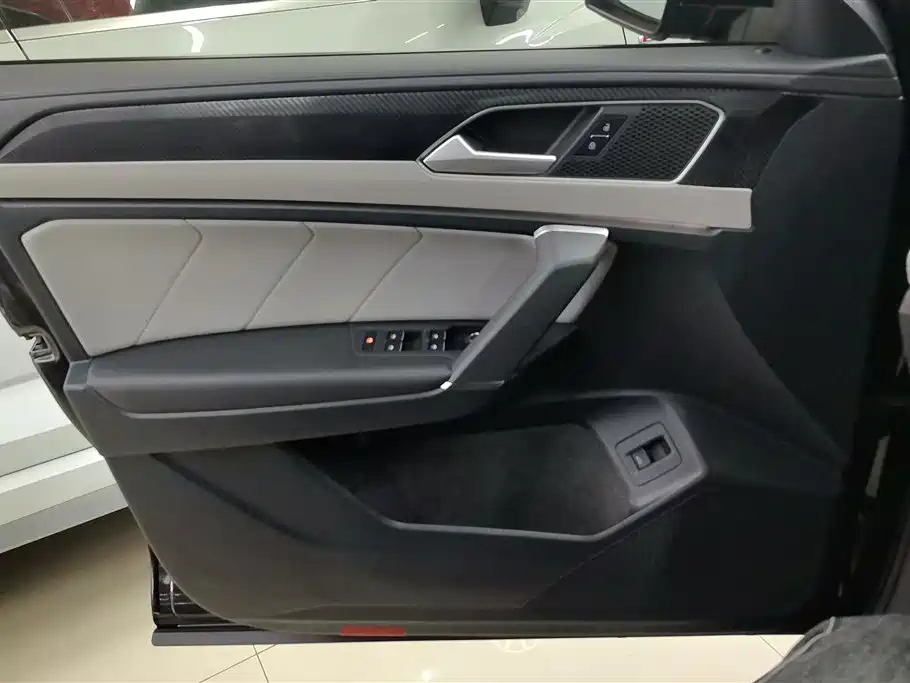 Фото Volkswagen Tayron из Китая 2023г (лот №55200456)