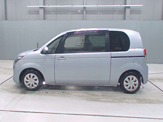 TOYOTA SPADE F с аукциона Японии
