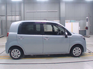 TOYOTA SPADE F с аукциона Японии