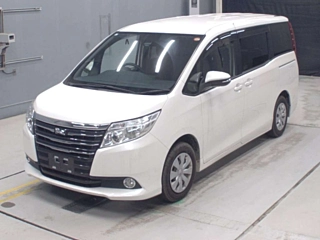 TOYOTA NOAH X с аукциона Японии
