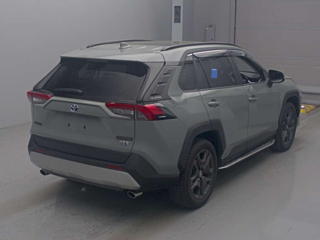 TOYOTA RAV4 Hybrid Adventure 4WD с аукциона Японии