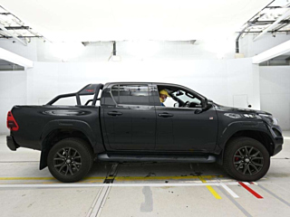 TOYOTA HILUX Z GR Sports 4WD с аукциона Японии