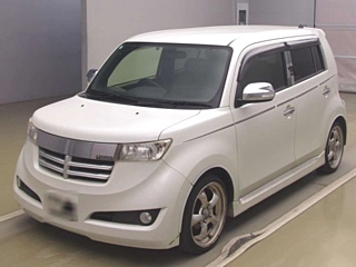TOYOTA BB Z Kirameki с аукциона Японии
