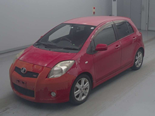 TOYOTA VITZ RS с аукциона Японии