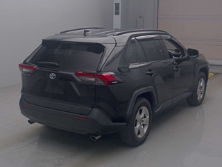 TOYOTA RAV4 Hybrid X с аукциона Японии