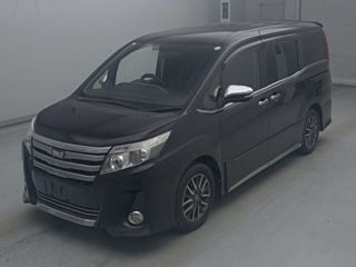 TOYOTA NOAH Si с аукциона Японии
