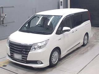 TOYOTA NOAH Hybrid X ﾃﾞｨﾗｲﾄ Plus с аукциона Японии