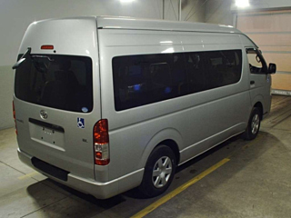 TOYOTA REGIUS ACE COMMUTER GL Wheelchair 4WD с аукциона Японии
