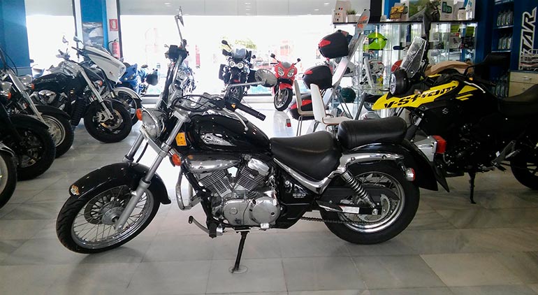 мотоцикл VL250-Intruder-LC компании Suzuki