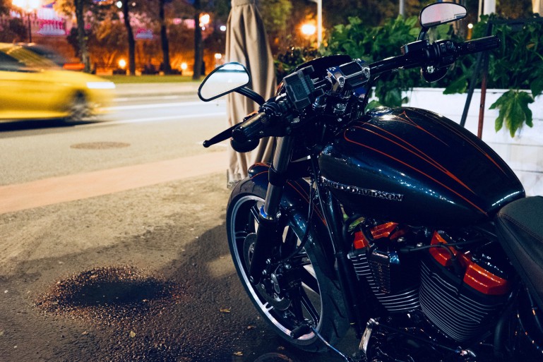 мотоцикл на улице
