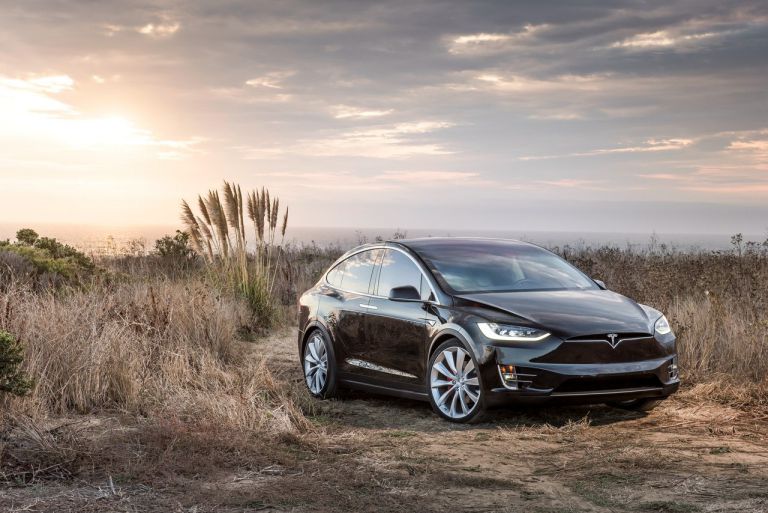 Tesla Tesla Model X электромобиль кроссовер фото